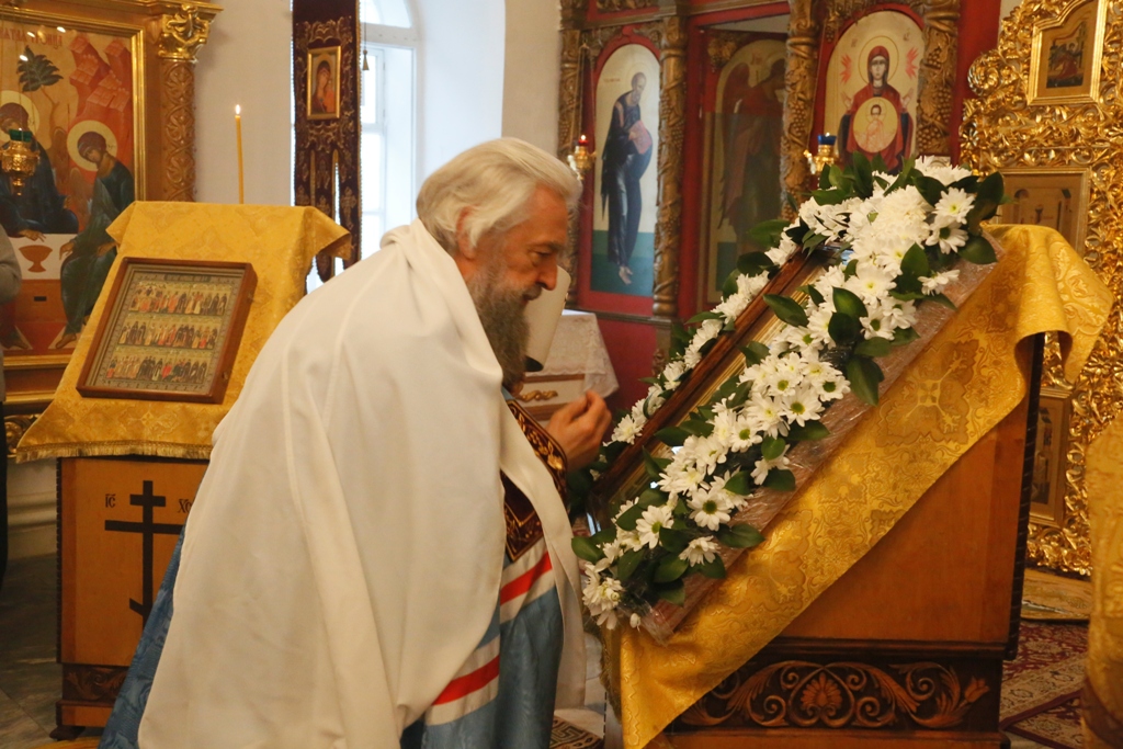 Служение трех архиереев в Свято-Предтеченском храме при Саранской Духовной Семинарии